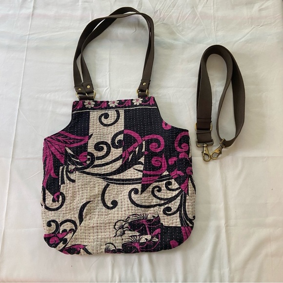 saribari Handbags - Elegant Pink and Black Shoulder Bags with Decorative Swirls